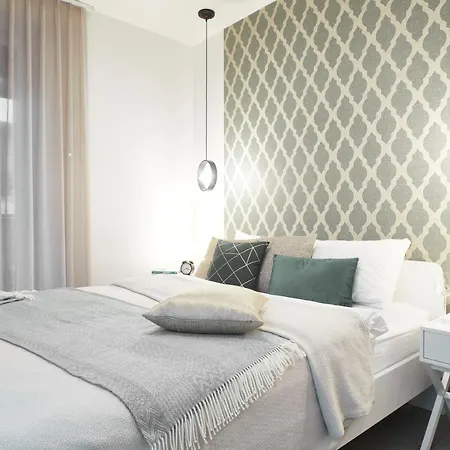 Cleopatra Apartment *